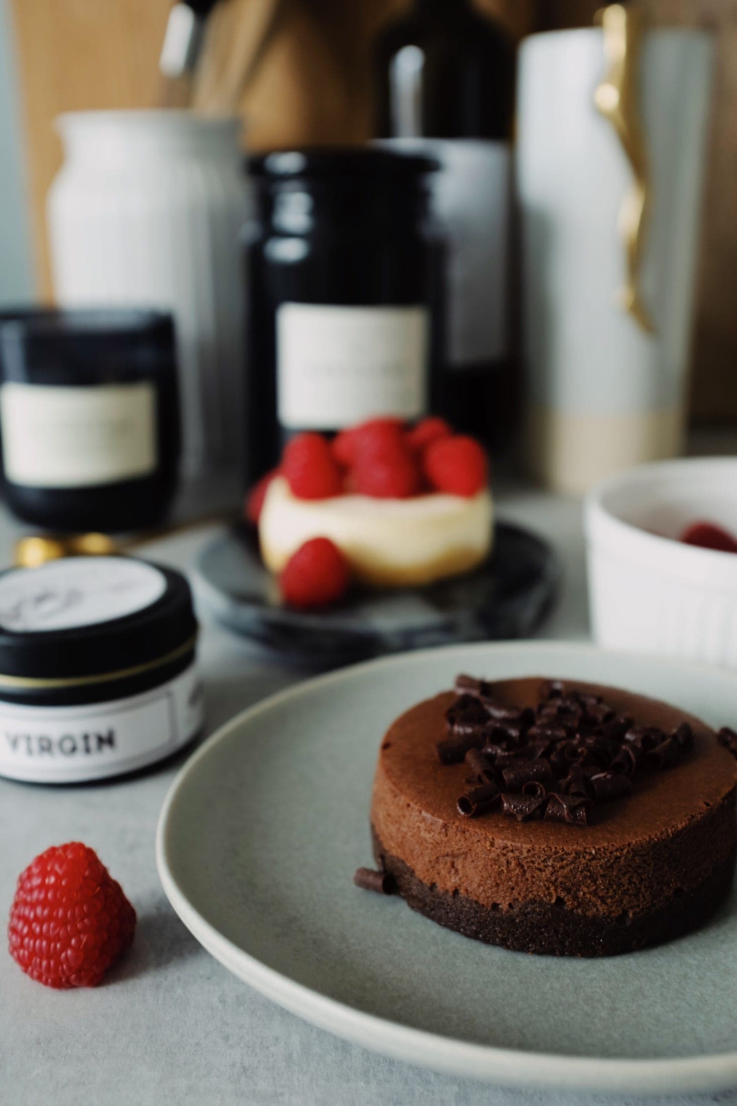 Sobremesa de chocolate servida em prato